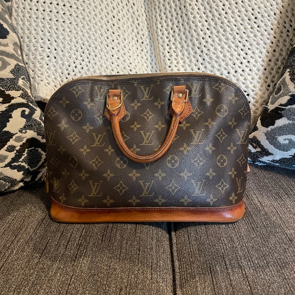Vintage Louis Vuitton Alma PM